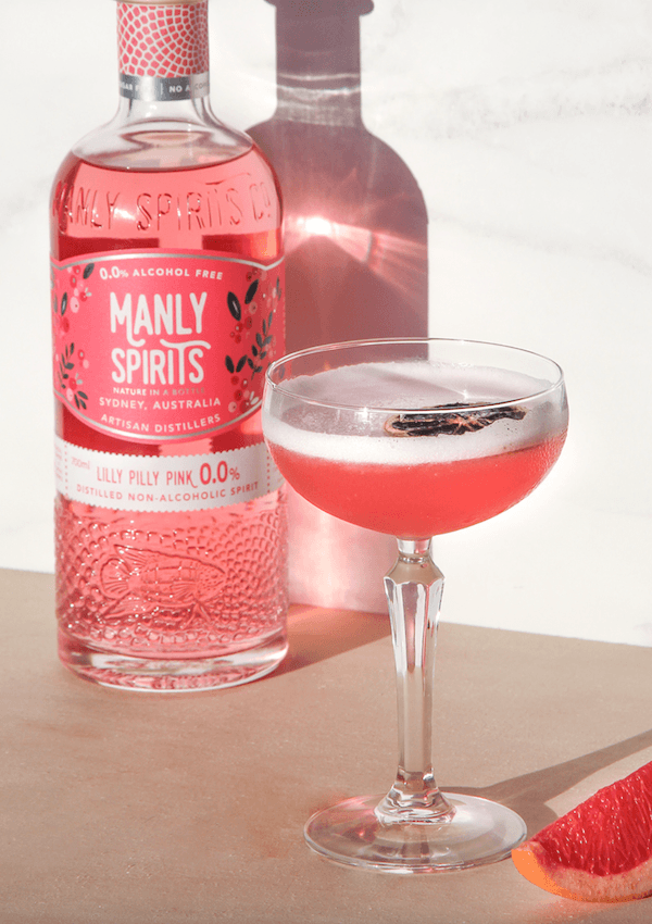 Non-alcoholic gin mocktail made with Lilly Pilly 0%