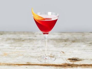 Cosmopolitan mocktail made using Seedlip Grove 42 Sans Drinks