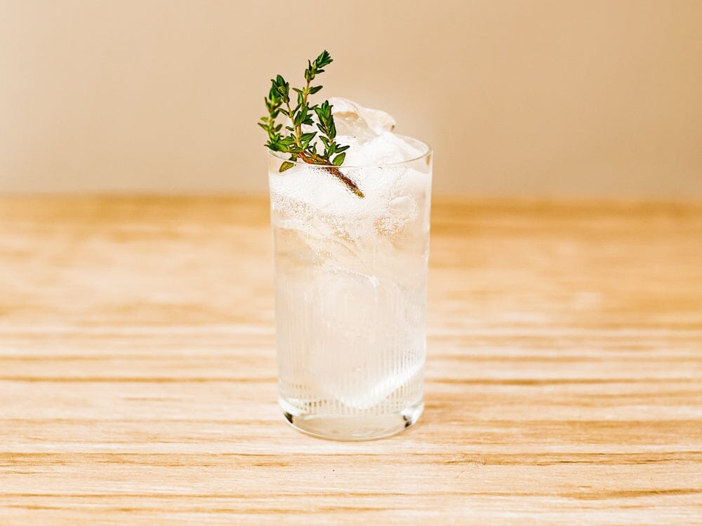 Spicy gin and tonic mocktail Sans Drinks