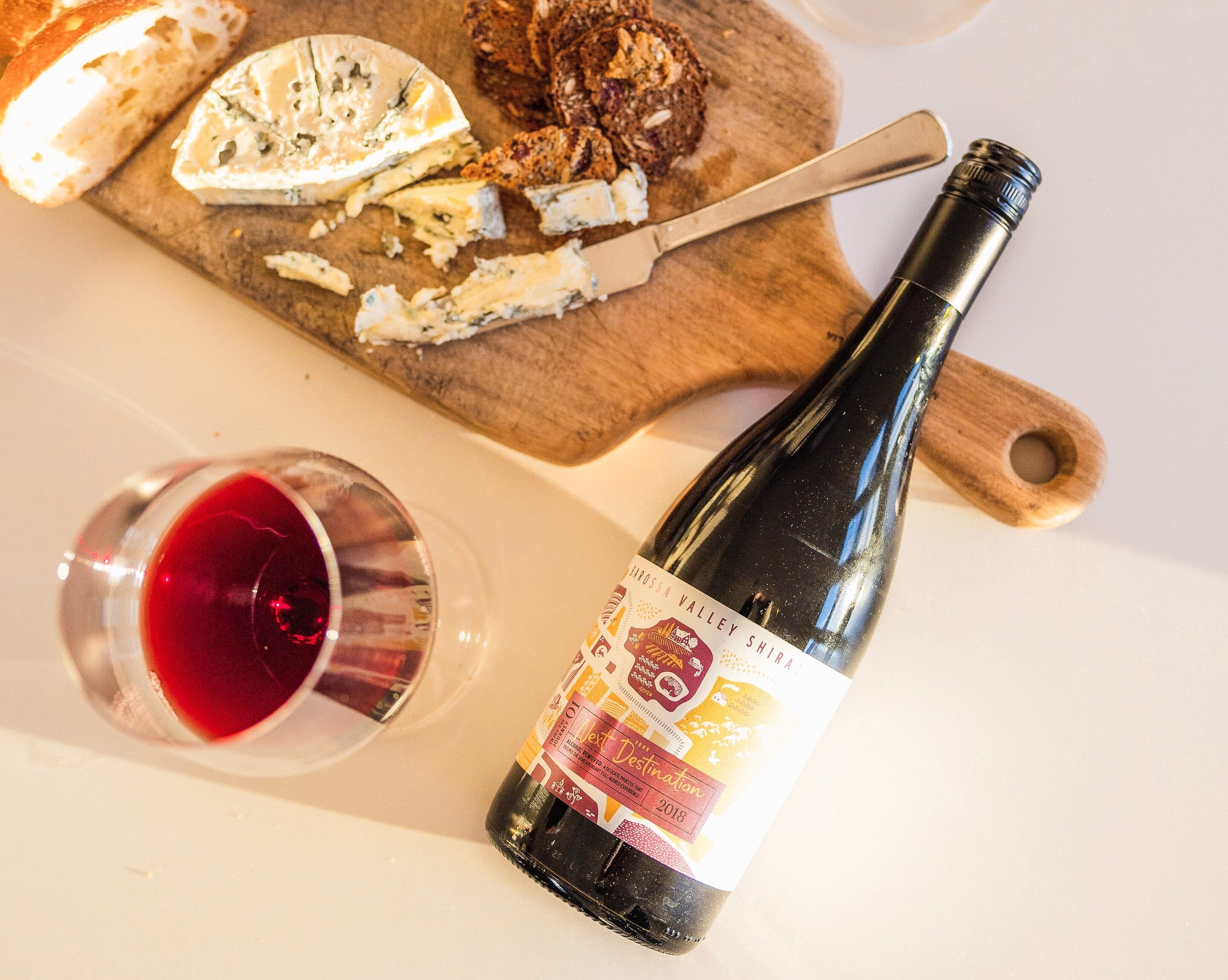 Guide to cheese & non-alcoholic wine pairing | Sans Drinks