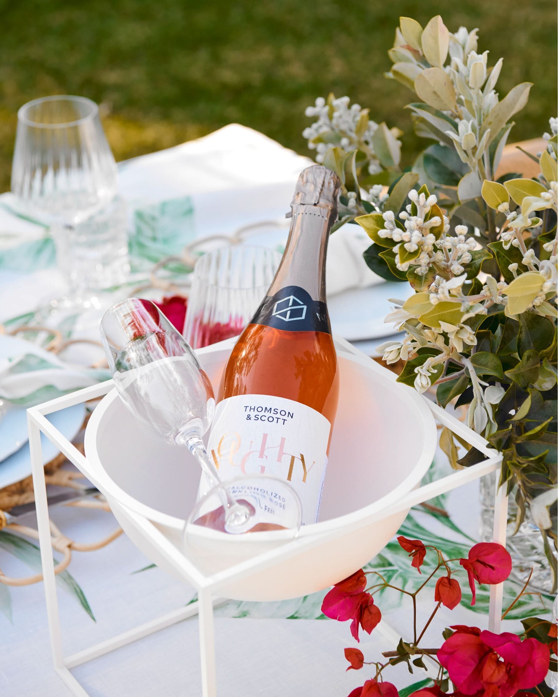 Buy Thomson & Scott Noughty Sparkling Rosé - Sans Drinks
